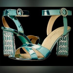 Betsey Johnson Women’s Sb-Bell Metallic Teal Heels